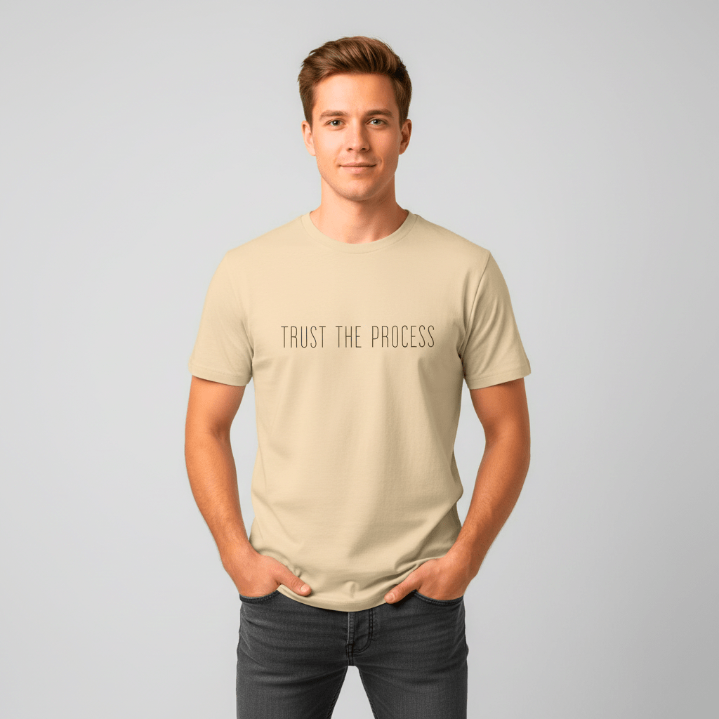 T-shirt unisexe en coton biologique – TRUST THE PROCESS (Noir) - Wearistic