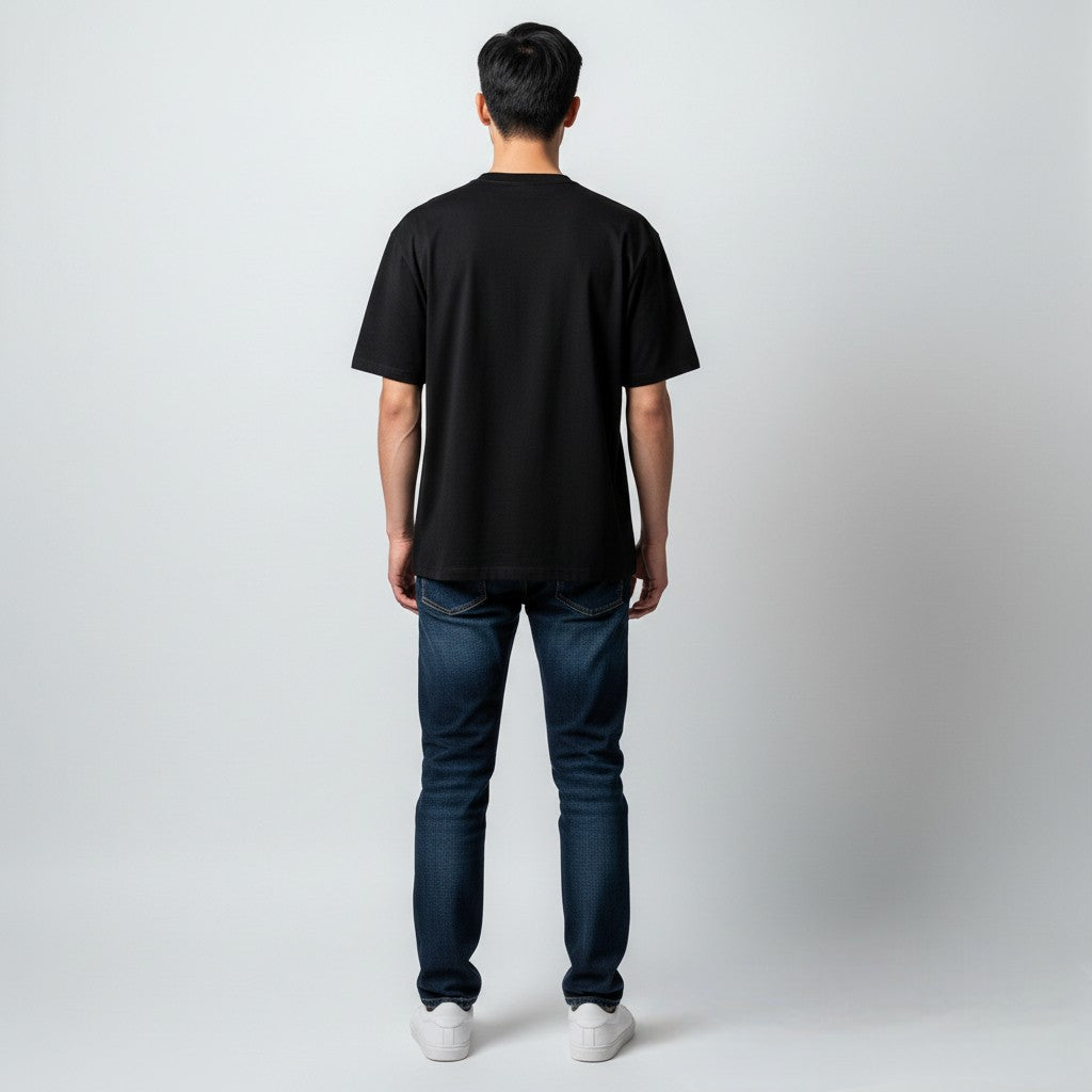 T-shirt “Be Delusional.”