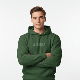 Hoodie “Be Different.” — Ligne Blanche — Vert Forêt