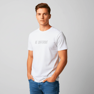 T-shirt “Be Different.” — Vision Noire — Blanc