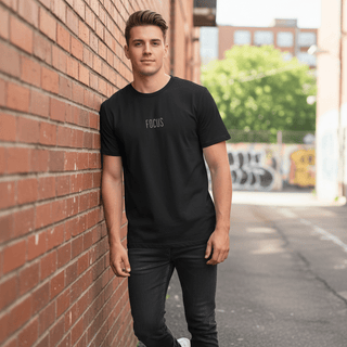 T-shirt “Focus.” — Vision Blanche — Noir