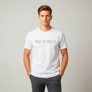 T-shirt “Trust The Process.” — Vision Noire — Blanc