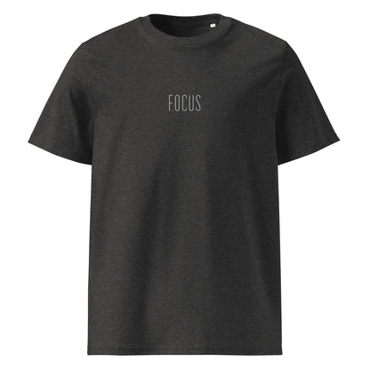 T-shirt “Focus.”